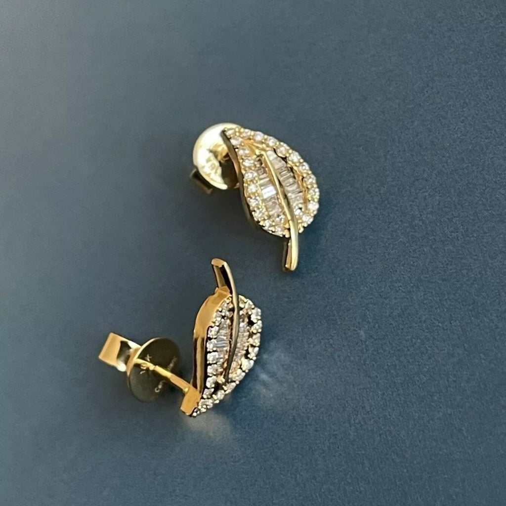 18ct Yellow Gold Diamond Earrings 0.40ct Leaf studs