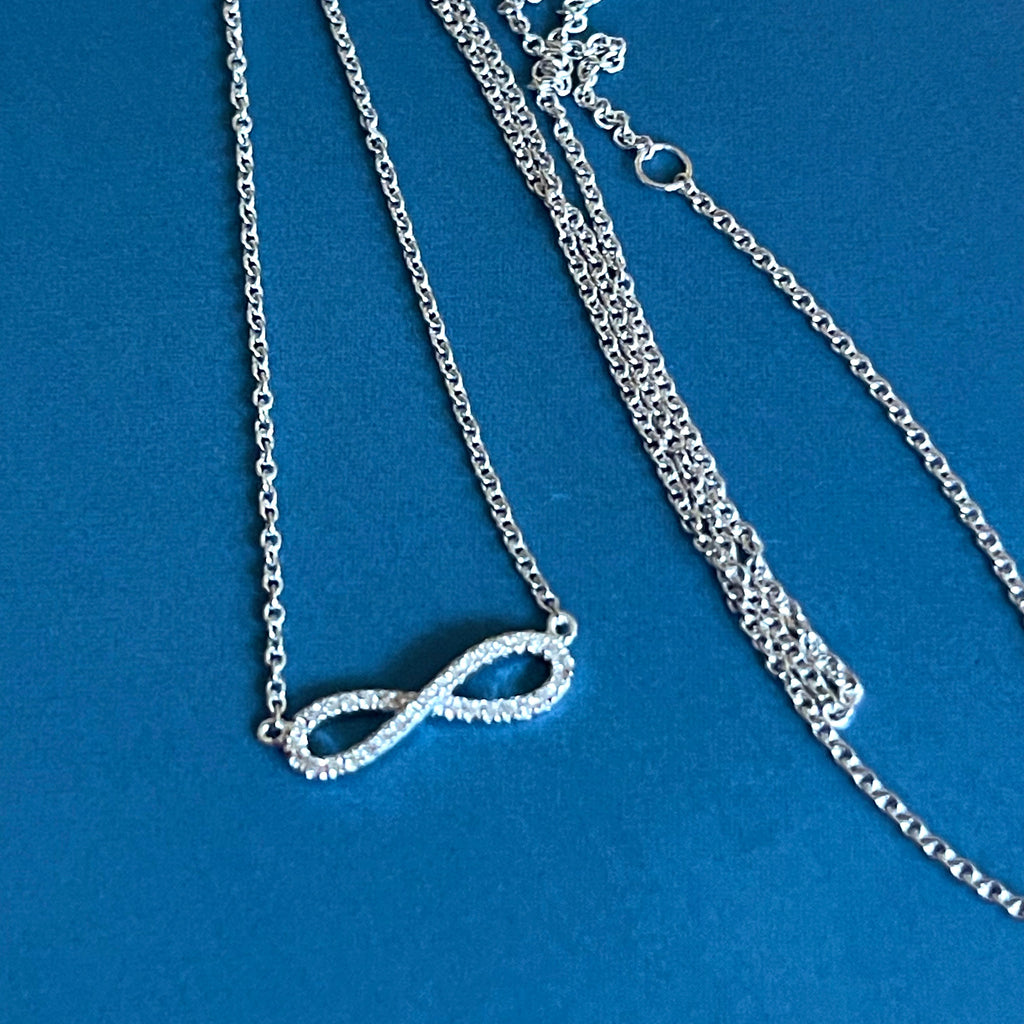 DIAMOND INFINITY NECKLACE IN 18CT WHITE GOLD