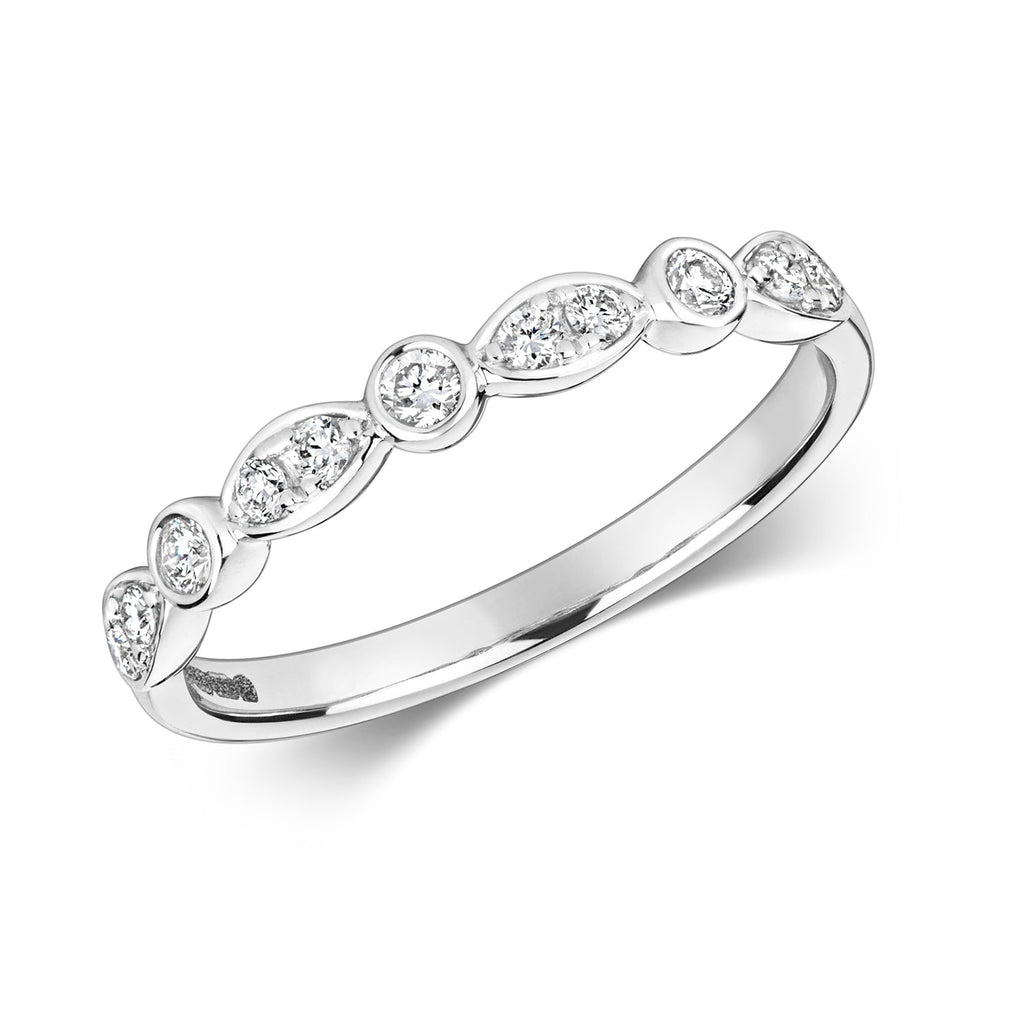 DIAMOND RING IN 18CT WHITE GOLD