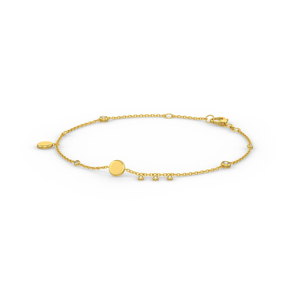 Delicate gold chain bracelet with diamonds