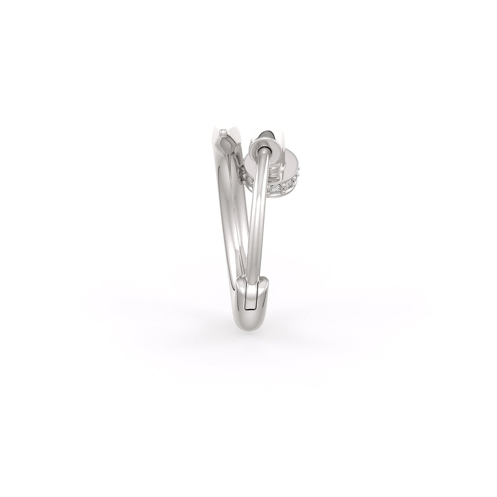 18ct gold nose jewellery with a stylish sculptural design