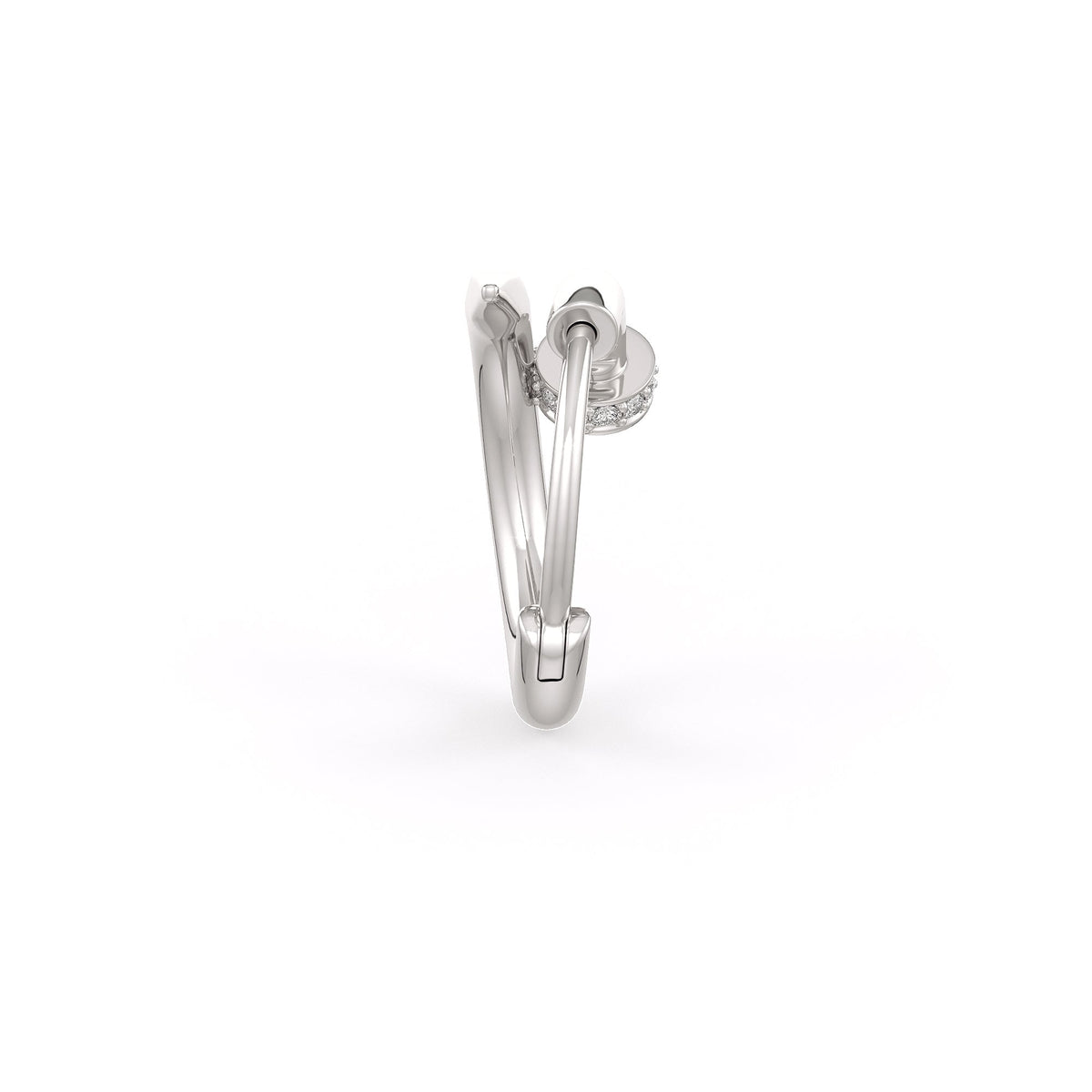 18ct gold nose jewellery with a stylish sculptural design