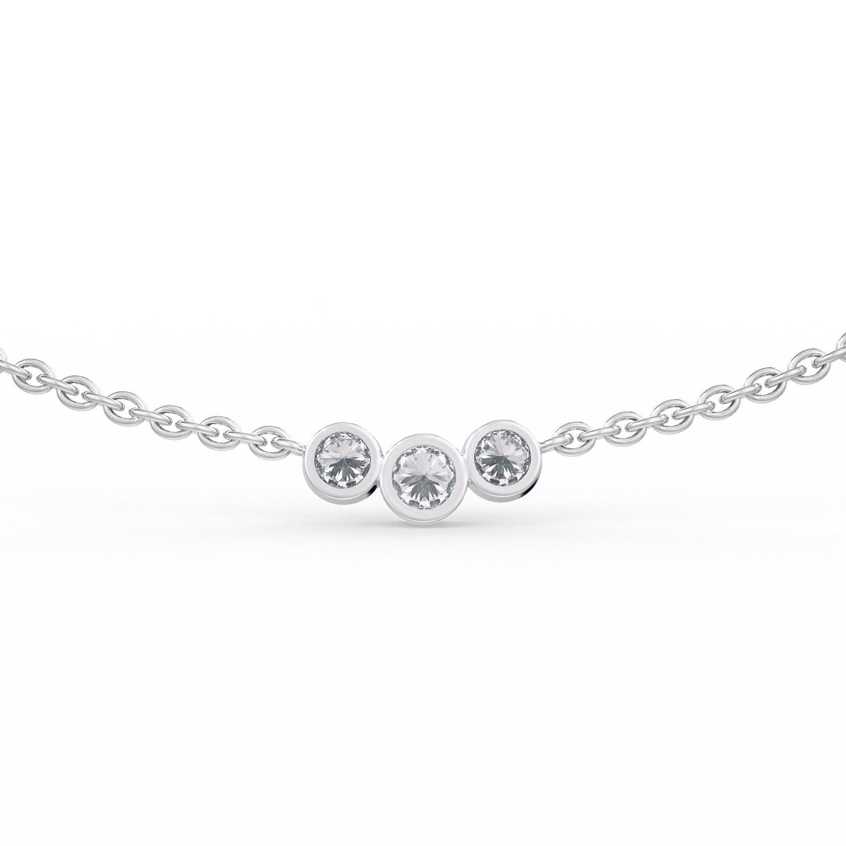 Stunning 18ct white gold necklace with diamond trilogy