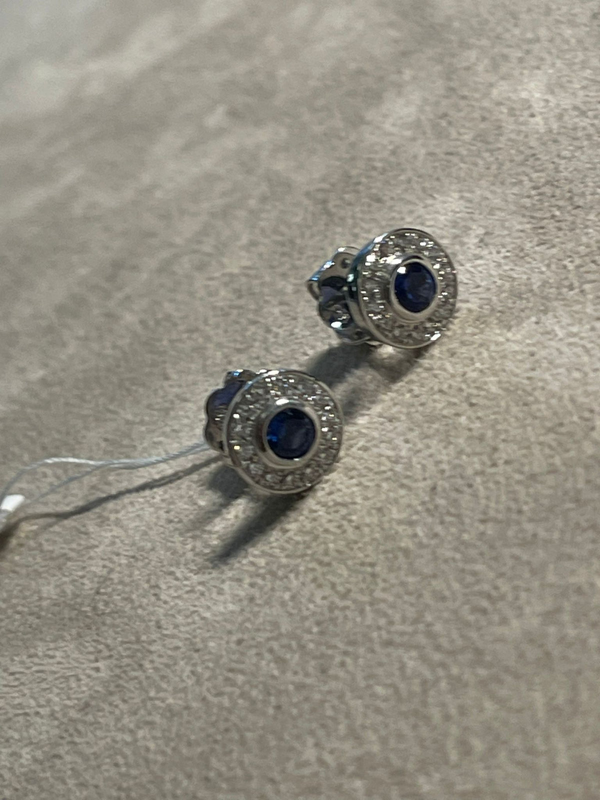 Saphir-Diamant-Ohrringe aus 18 Karat Weißgold von Türler Schmuck und Uhren