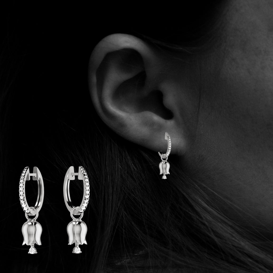 Créoles d'éternité en diamants avec pendentifs tulipe en or blanc 18 carats