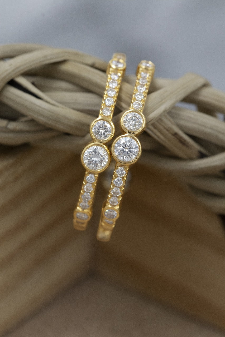  Orecchini a cerchio con diamanti a bolla da 1,30 ct in oro giallo