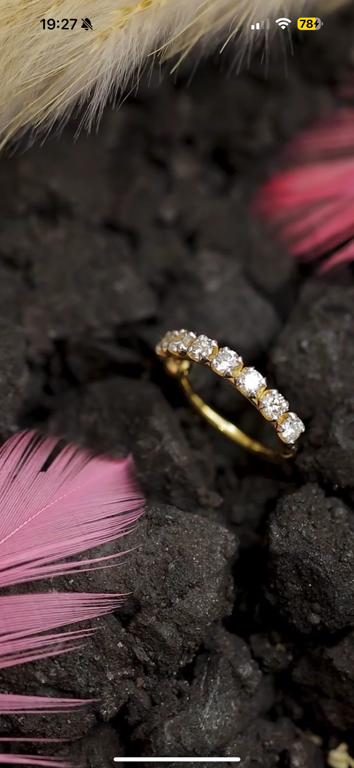Elegant Gold nose stud with diamonds 
