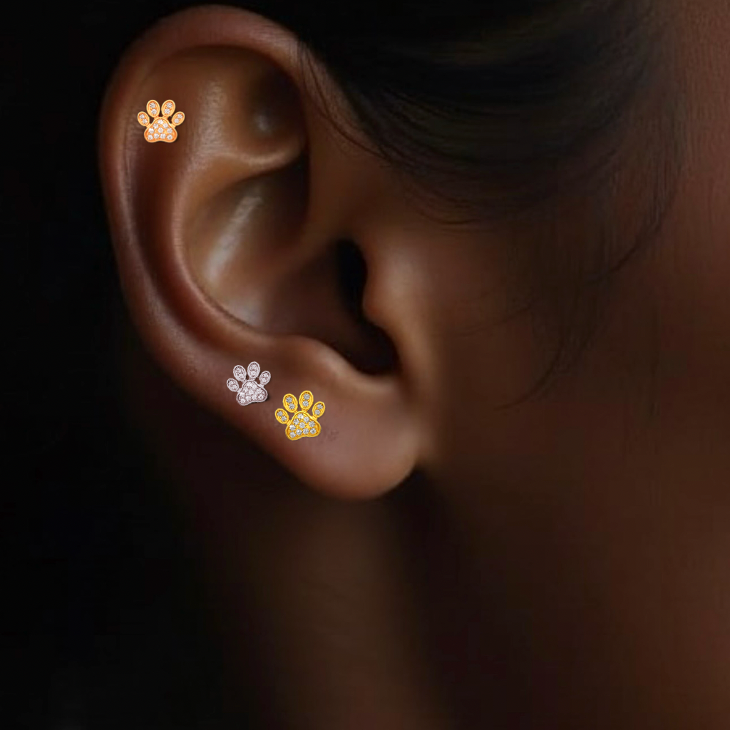 18ct Yellow Gold Diamond Stud Paws🐾  Singular Cartilage Piercing Paw Earrings