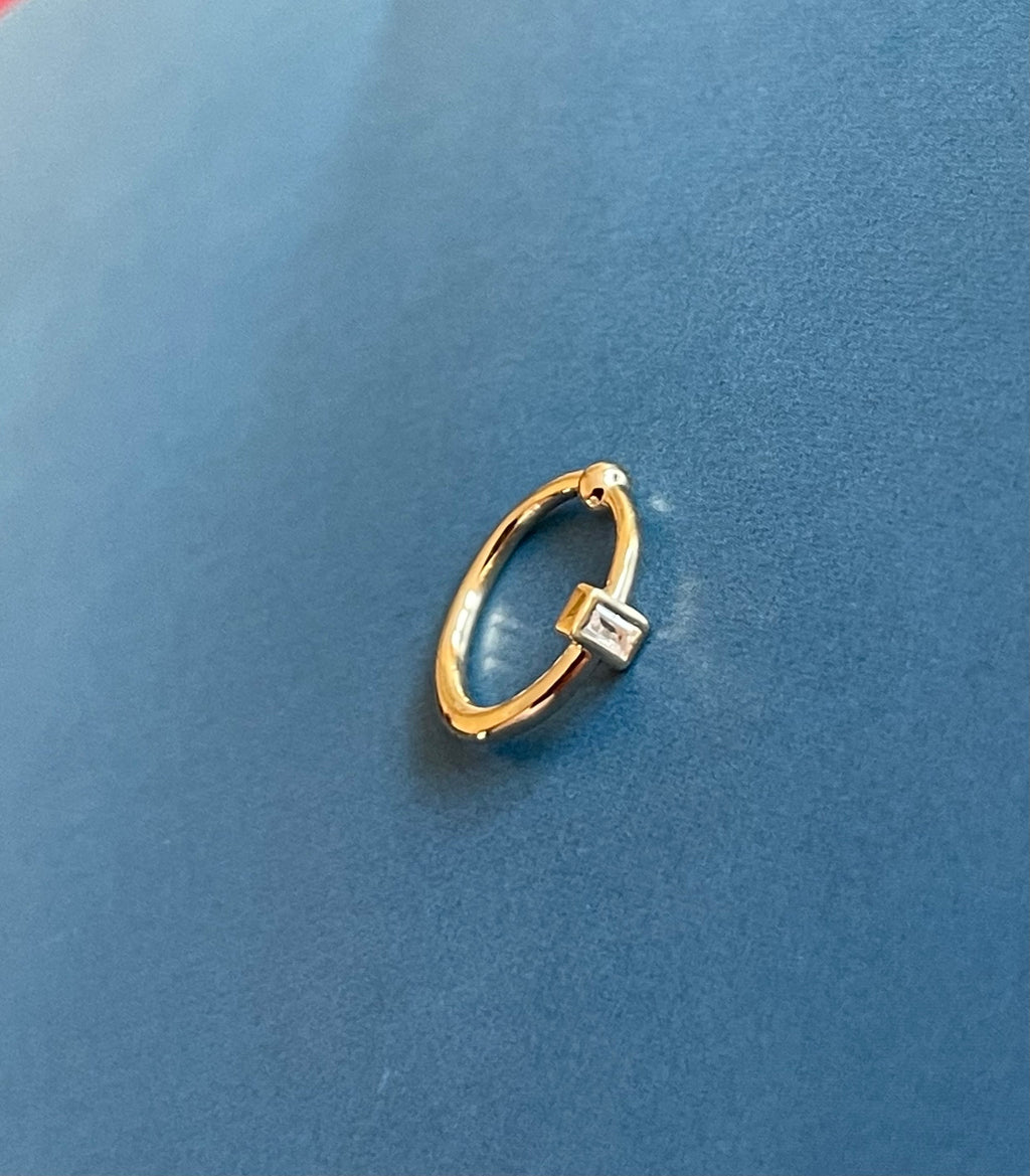 Timeless 18ct gold diamond nose ring