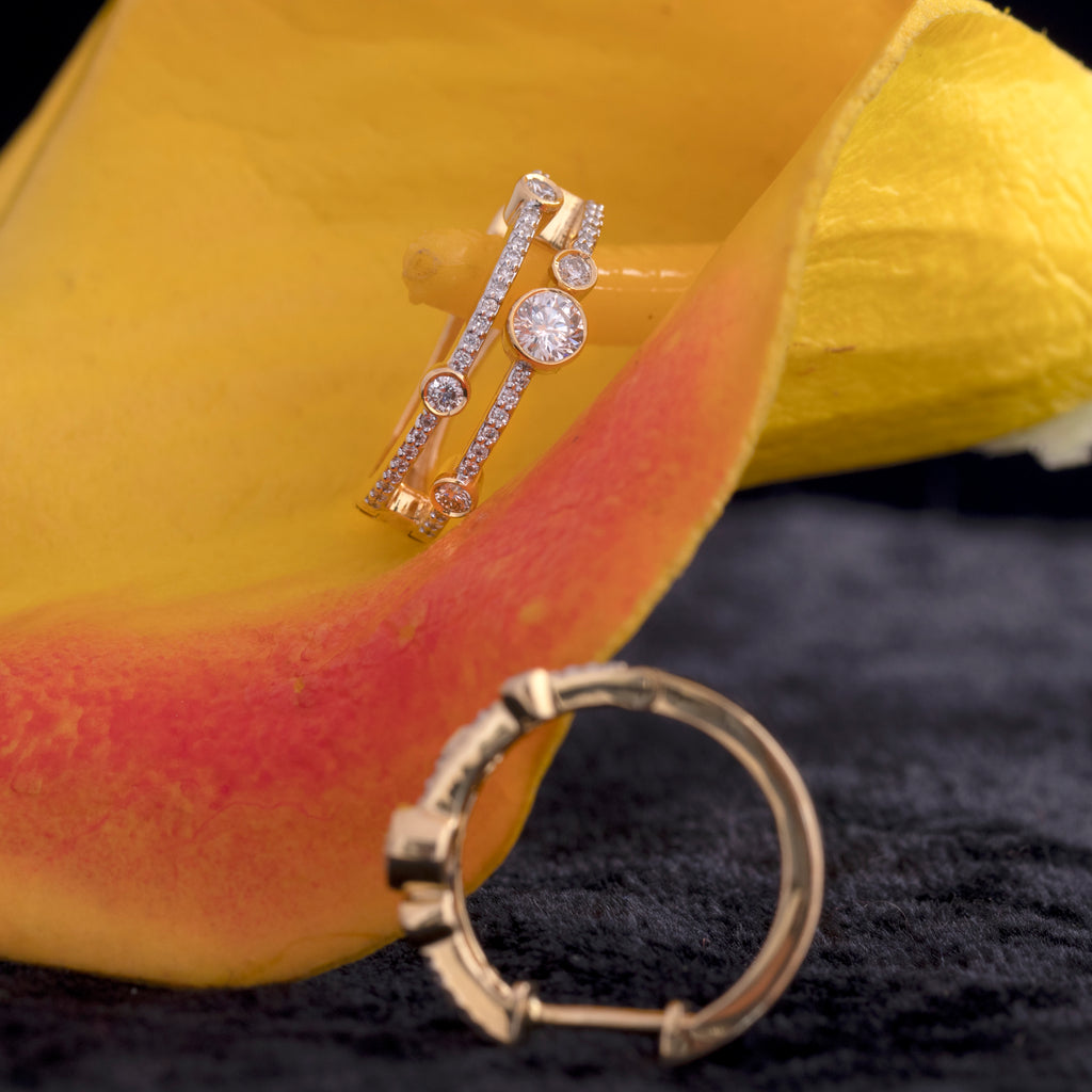  Orecchini a cerchio con diamanti a bolle da 0,70 ct in oro giallo