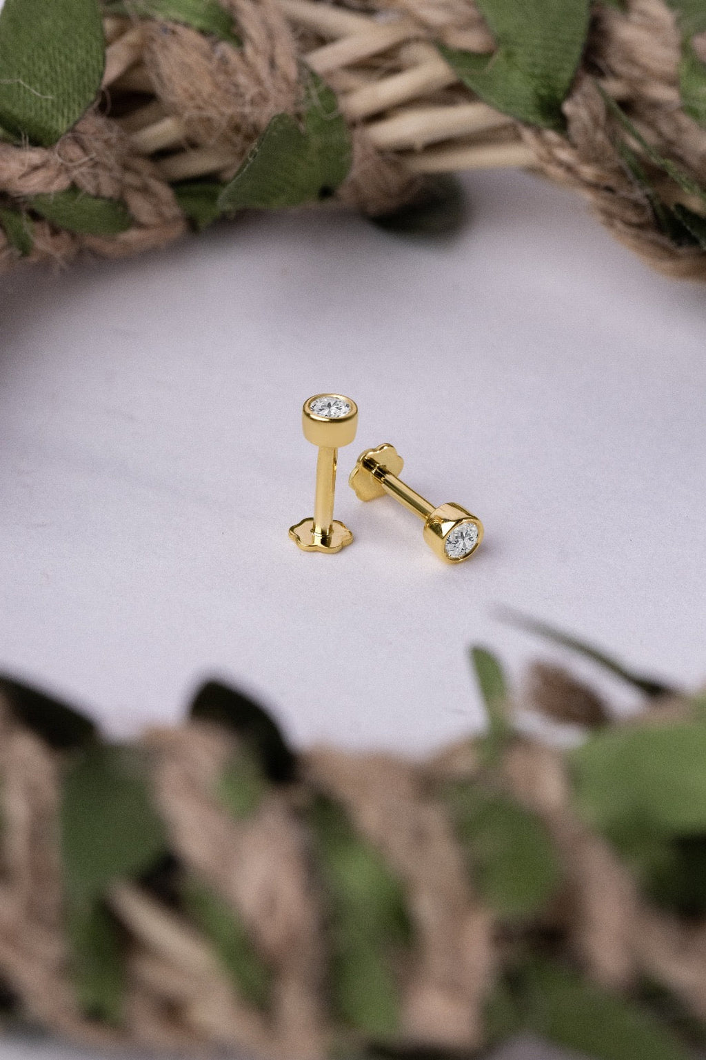 Clou de nez solitaire en or jaune 18 carats avec diamant de 0,06 carat VS, serti Seth
