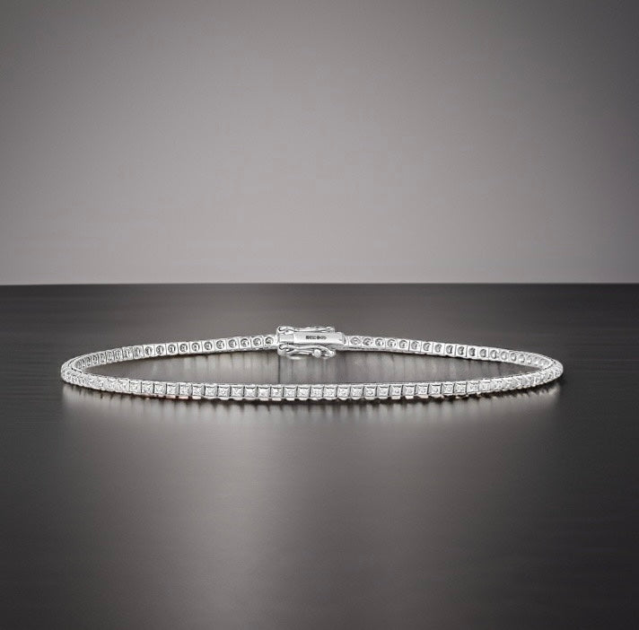 18ct white gold bracelet with sparkling diamonds