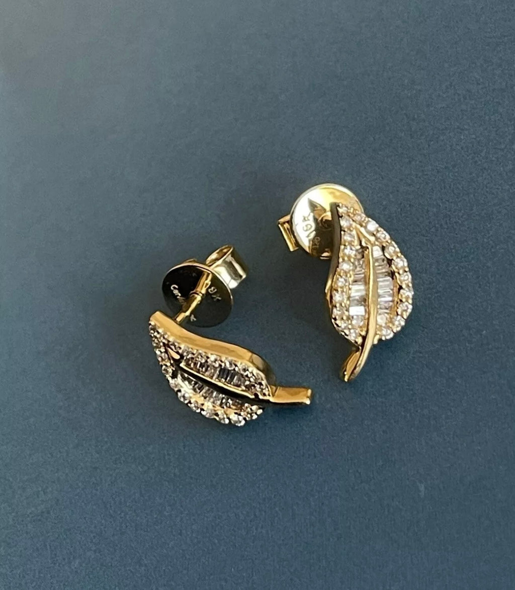 Timeless 18ct gold leaf diamond earrings style