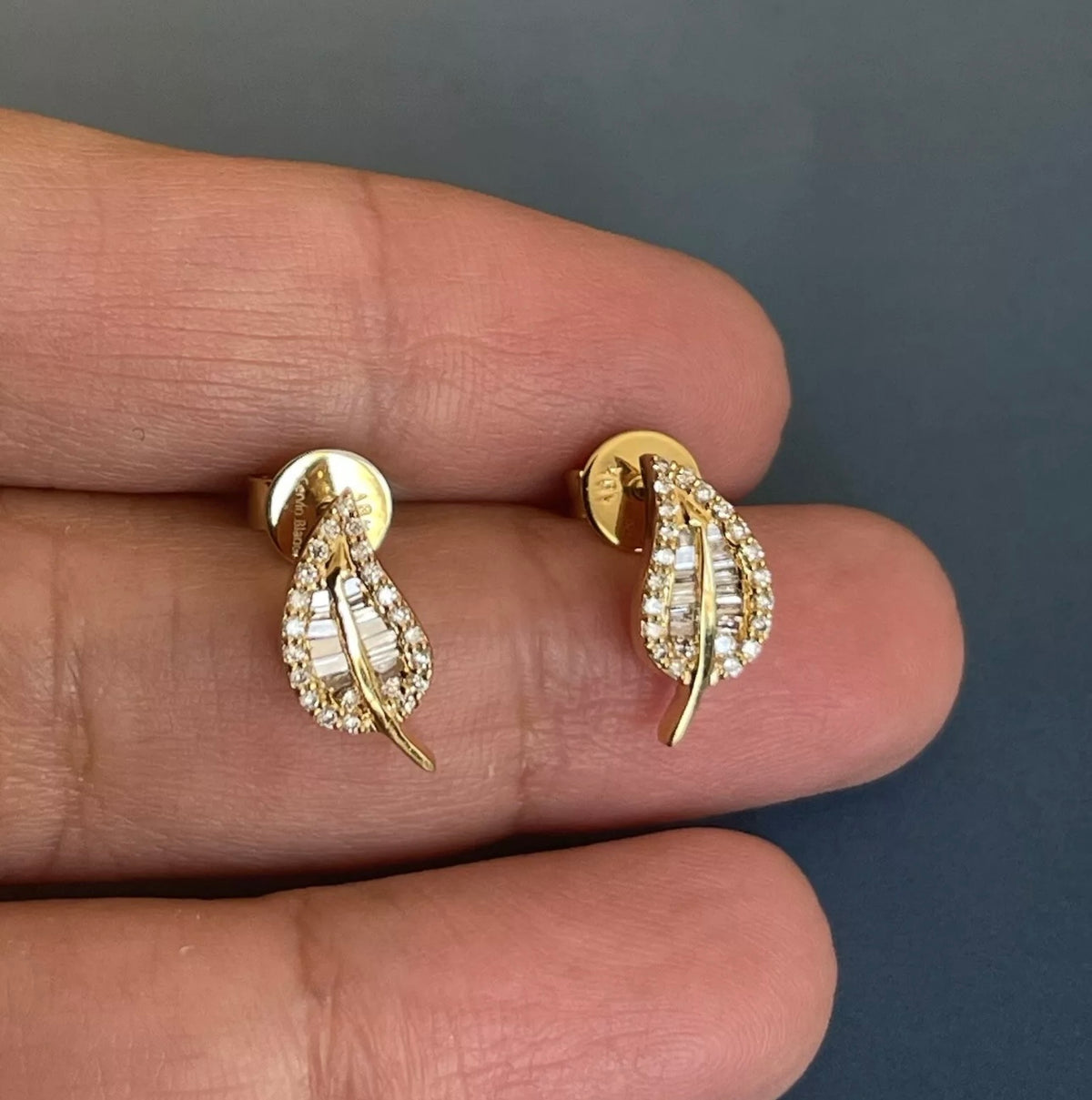 Elegant screwback leaf diamond stud earrings