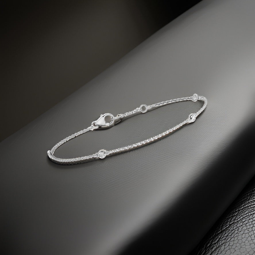 Bracelet rubis en or blanc 18 carats serti de diamants