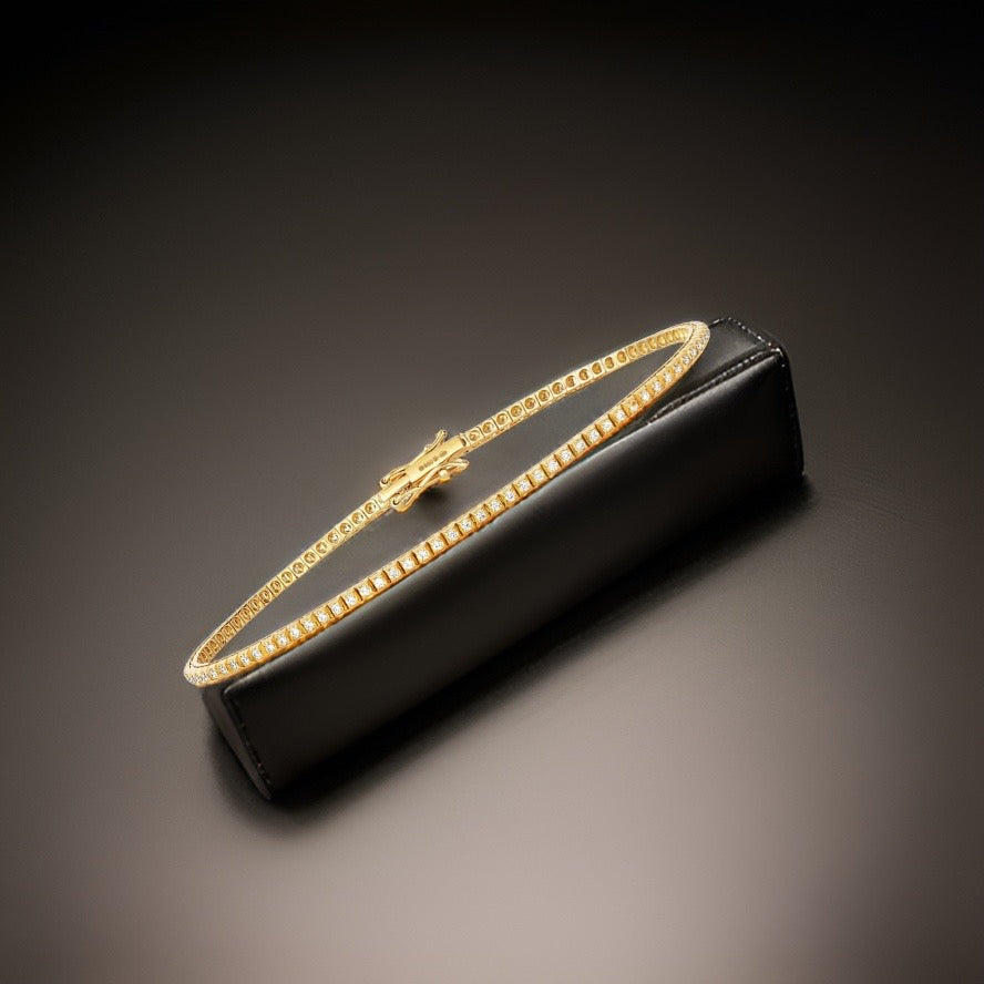 Sophisticated 18ct diamond tennis bracelet