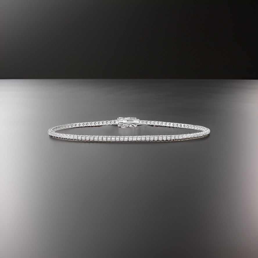 Dazzling diamond tennis bracelet in white gold