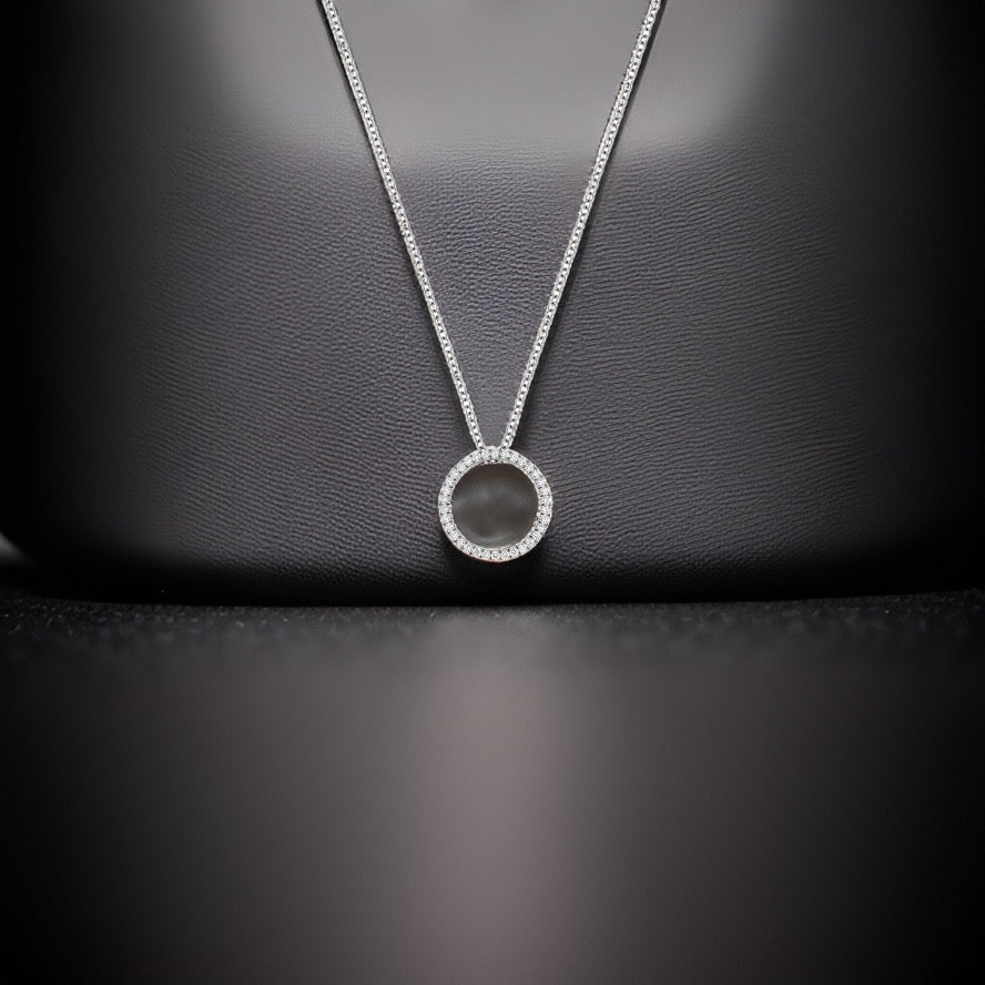Collier Cercle de Vie en diamants et or blanc 18 carats