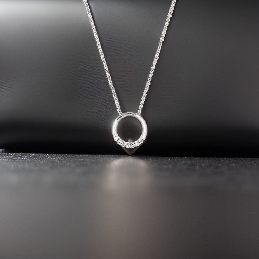 Collier cercle de diamants en or blanc 18 carats