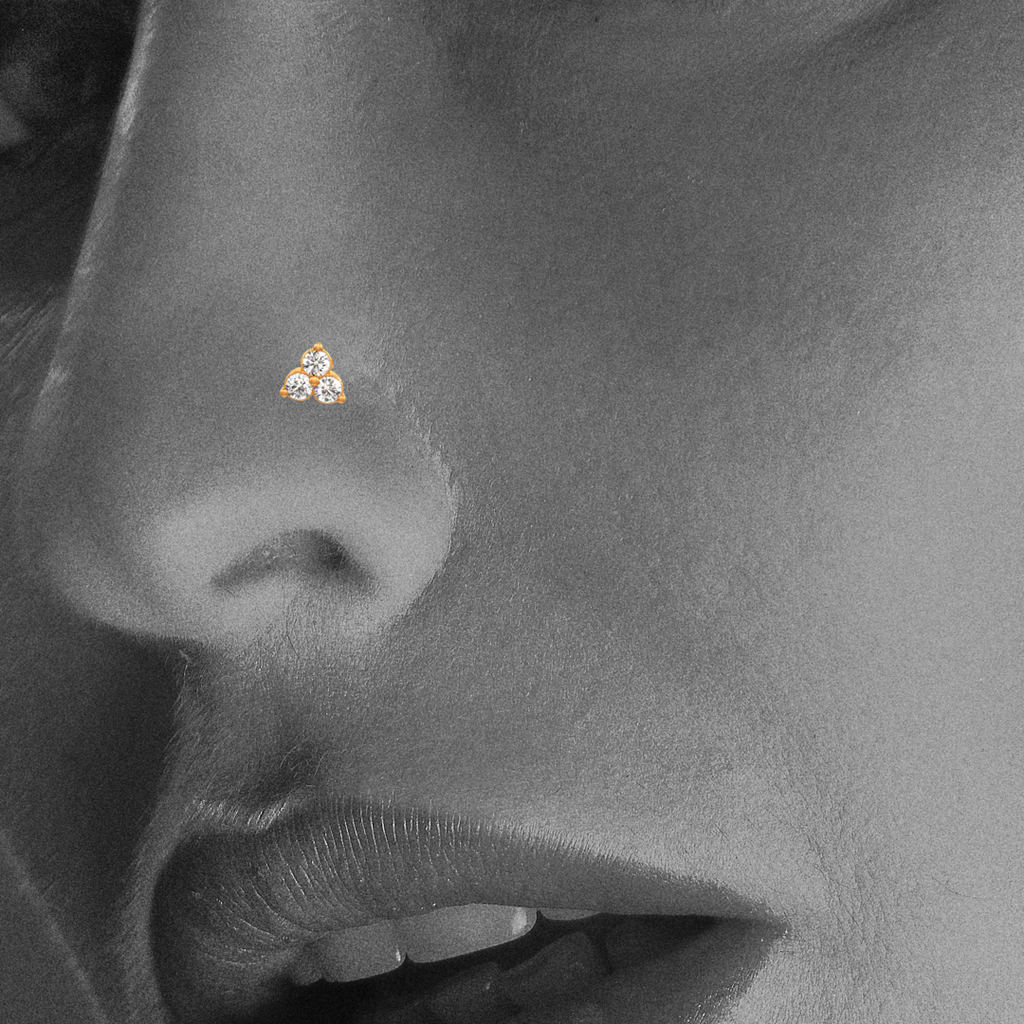 Trilogy Nasenstecker mit drei Diamanten | 18 Karat Roségold