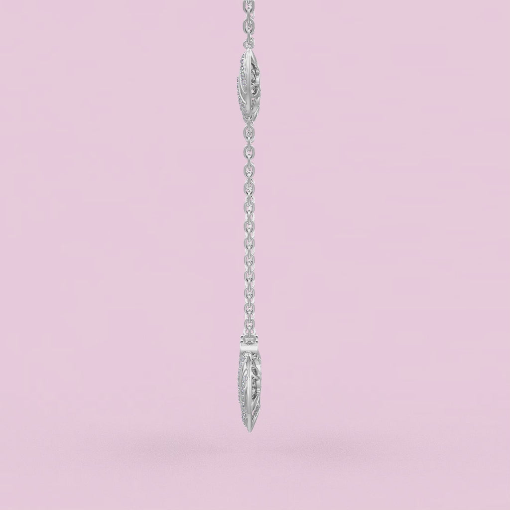 Collier en or blanc 18 carats serti de diamants 1,20 ct et orné de pétales de nénuphar.