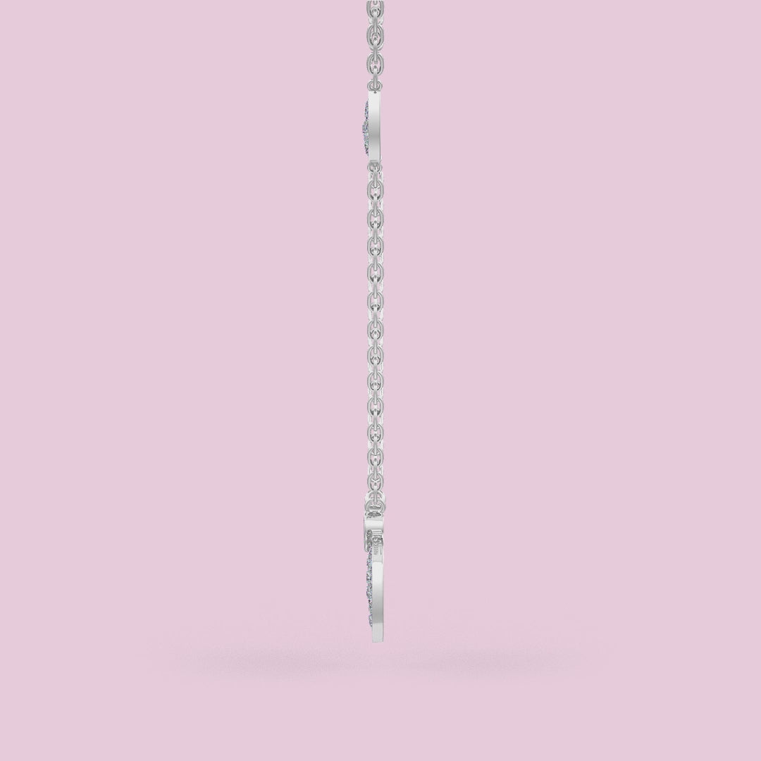 Collier en or blanc 18 carats serti de diamants de 1,40 ct et orné de pétales de nénuphar.