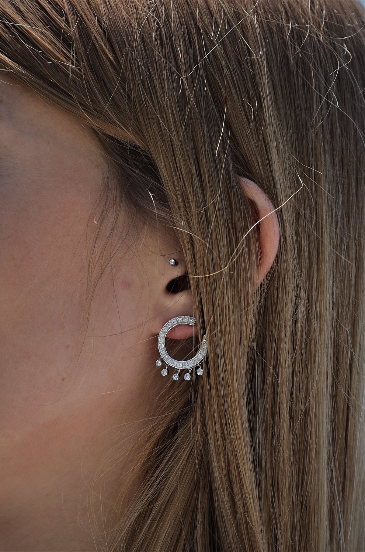 Front to back curve diamond drop earring