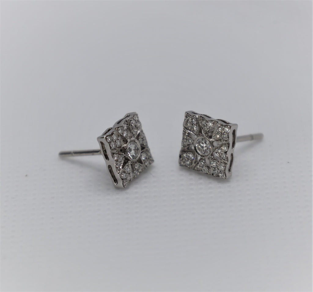  orecchini quadrati con diamanti