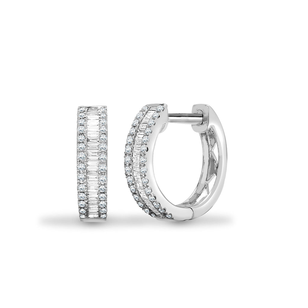 Boucles d'oreilles créoles en or blanc 18 carats serties de diamants ronds et baguettes de 0,40 carat