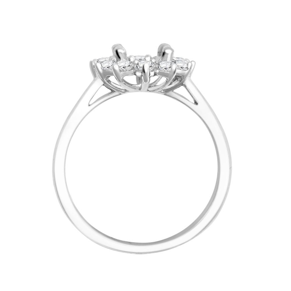  Anello ovale con alone di diamanti incastonati a griffe in oro bianco 18 carati da 0,35 carati - Dimensioni 8x6 mm