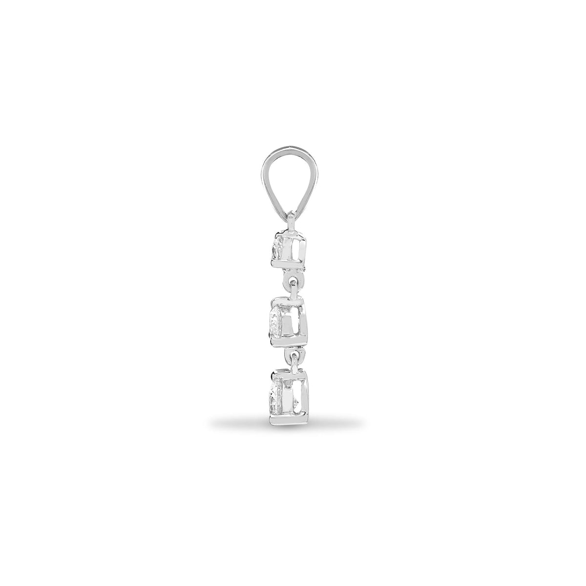 Pendentif en or blanc 18 carats serti de diamants