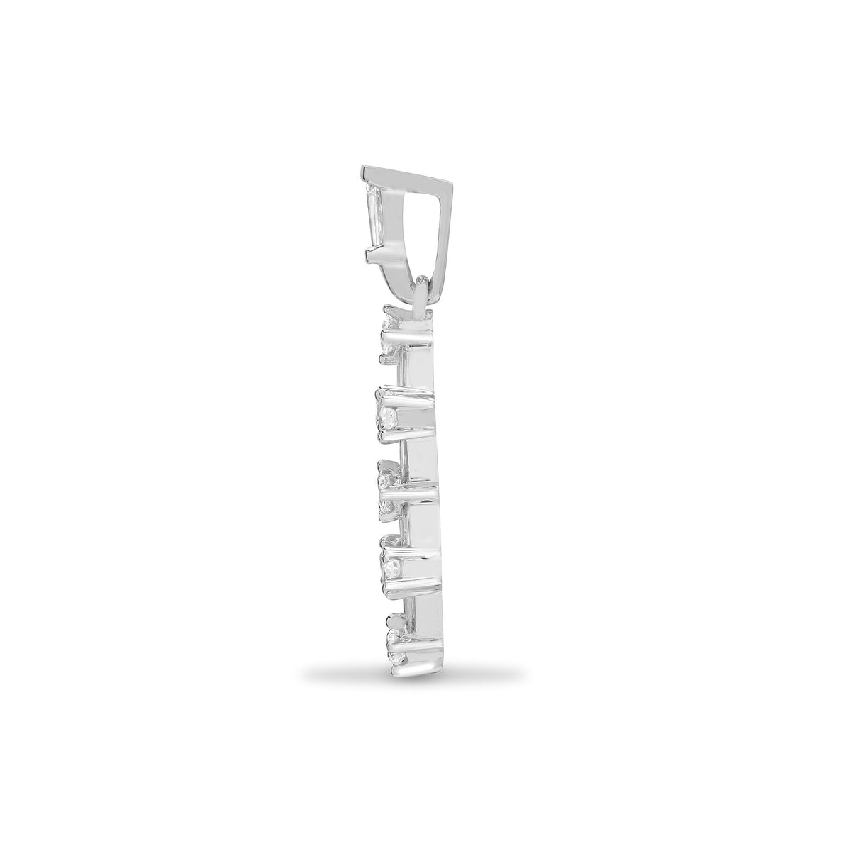 Pendentif en or blanc 18 carats serti de diamants