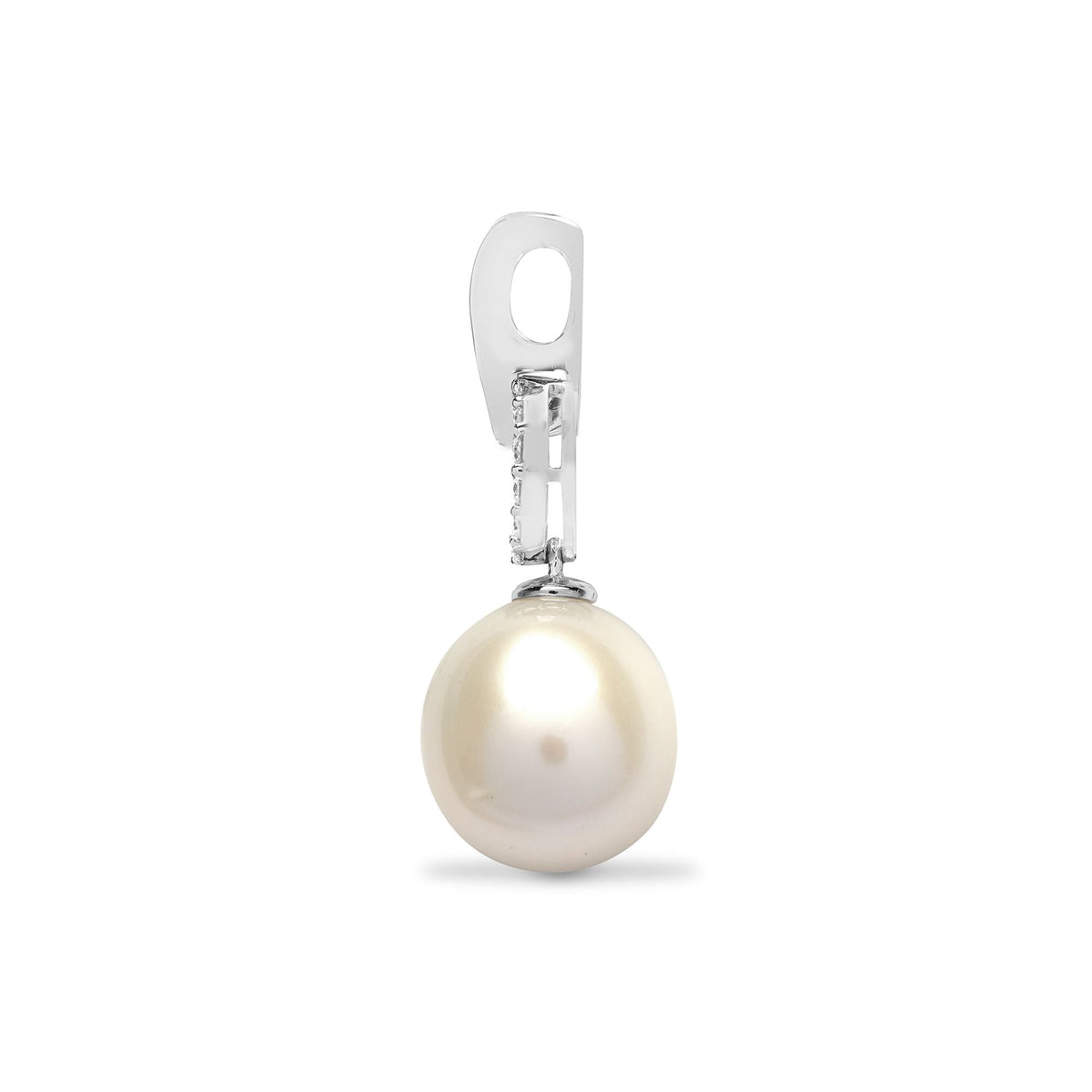 Pendentif en or blanc 18 carats, diamants et perles