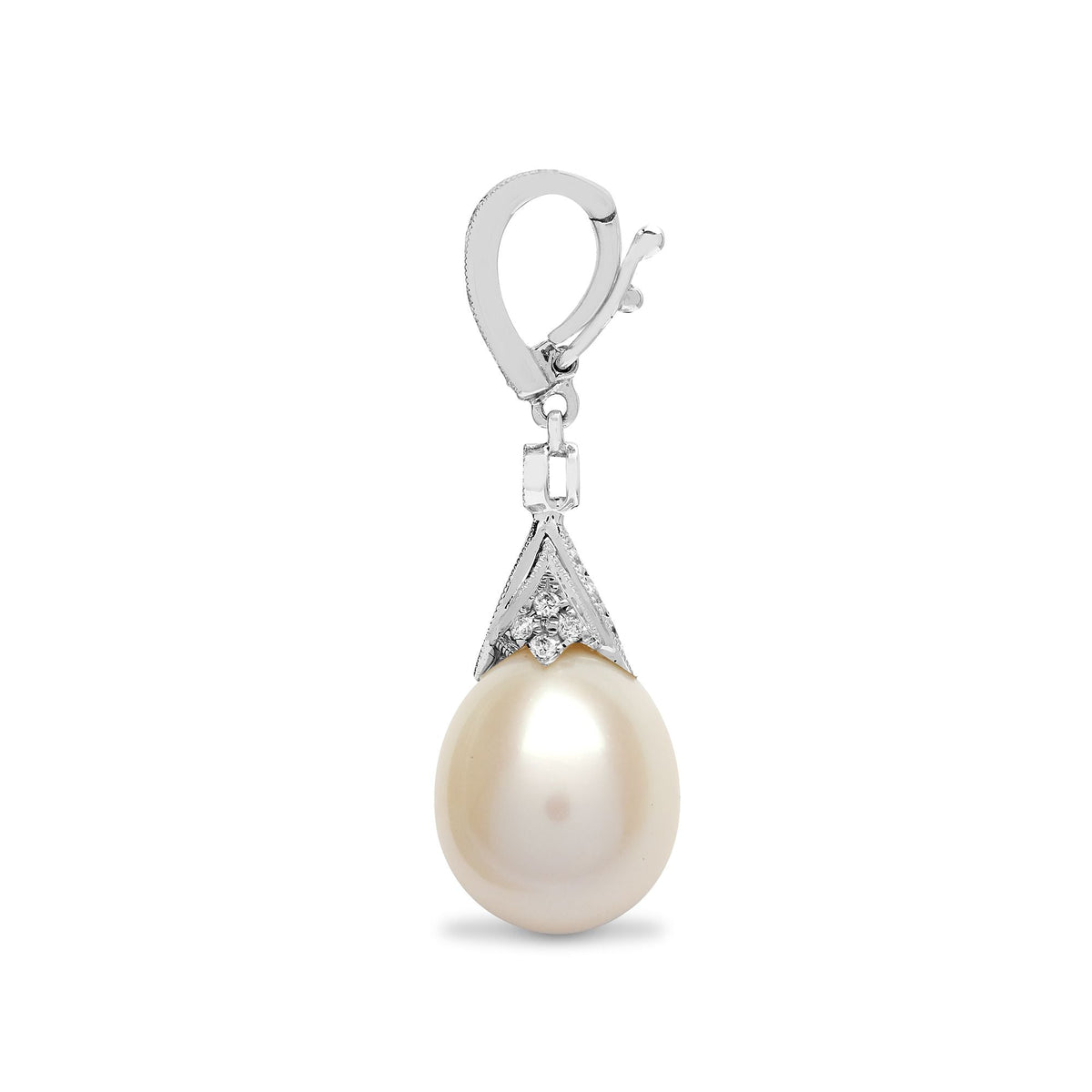 Pendentif en or blanc 18 carats, diamants et perles