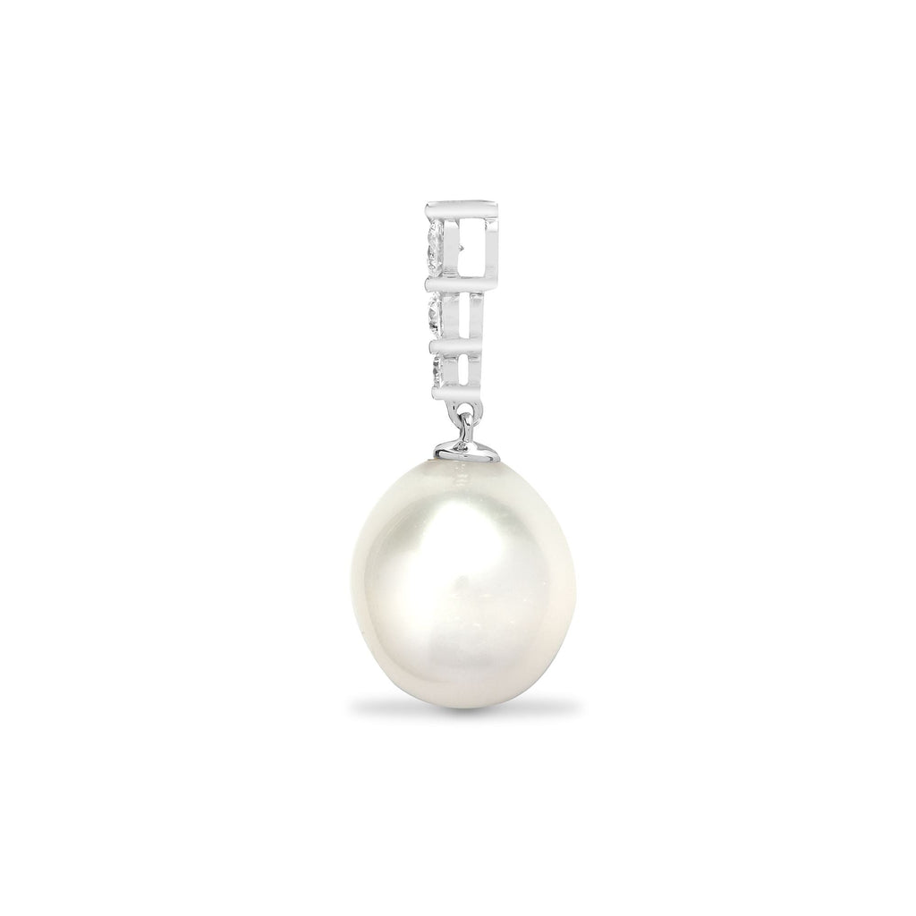 Pendentif en or blanc 18 carats, diamants et perles