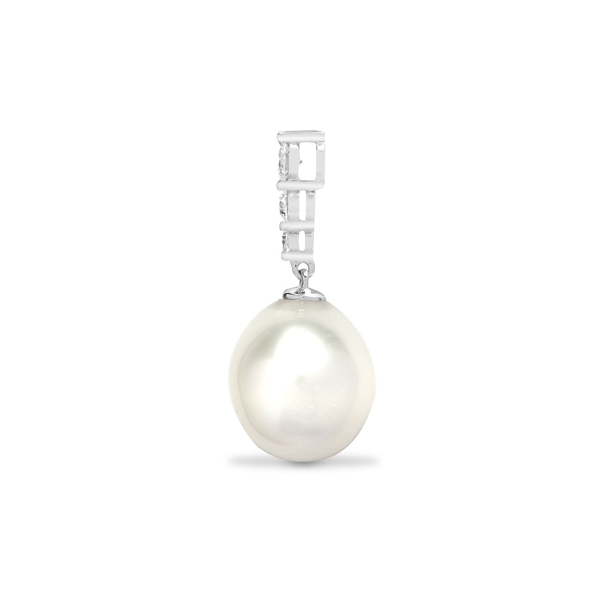 Pendentif en or blanc 18 carats, diamants et perles