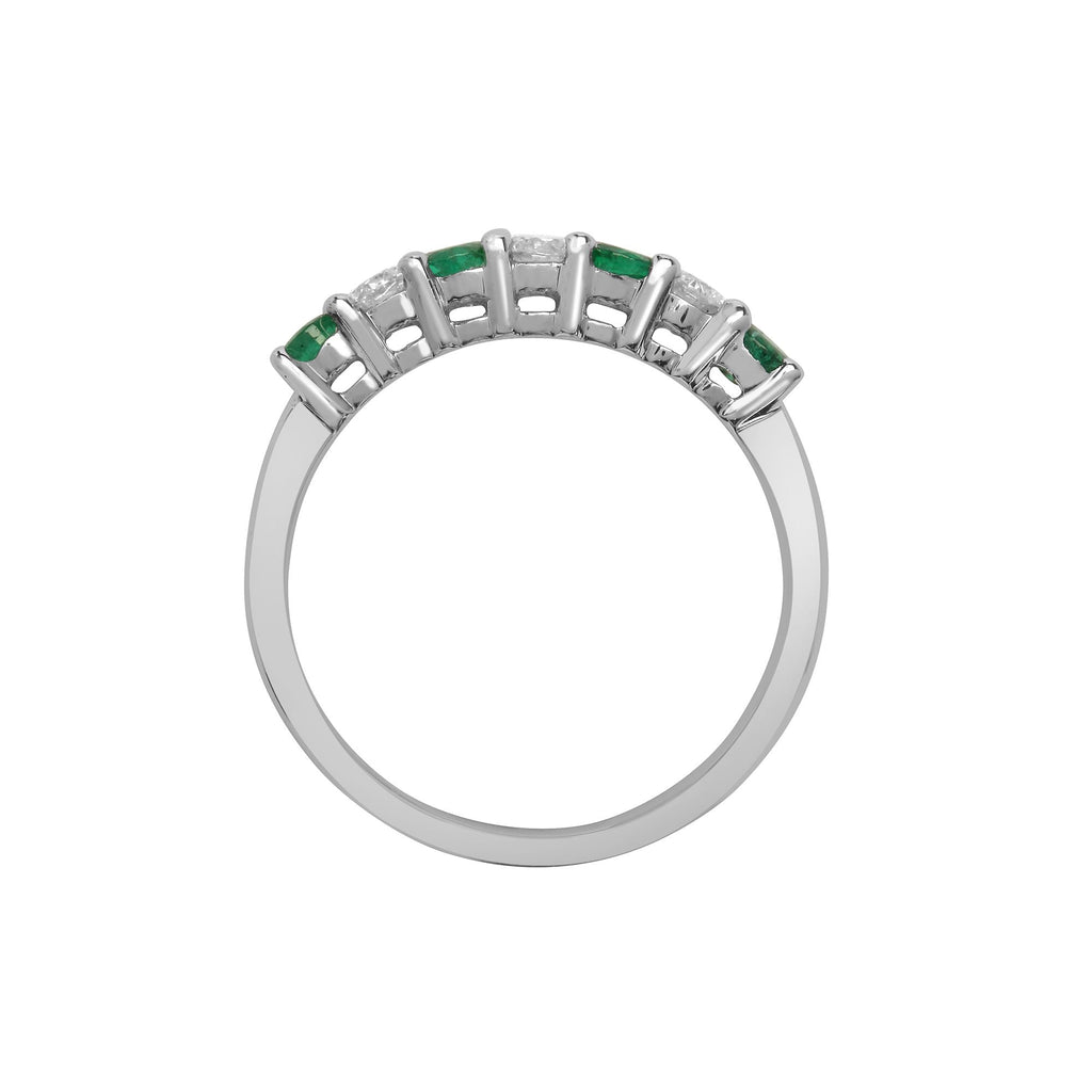 Halb-Ewigkeitsring aus 18-karätigem Weißgold mit Diamanten und Smaragden in Krappenfassung