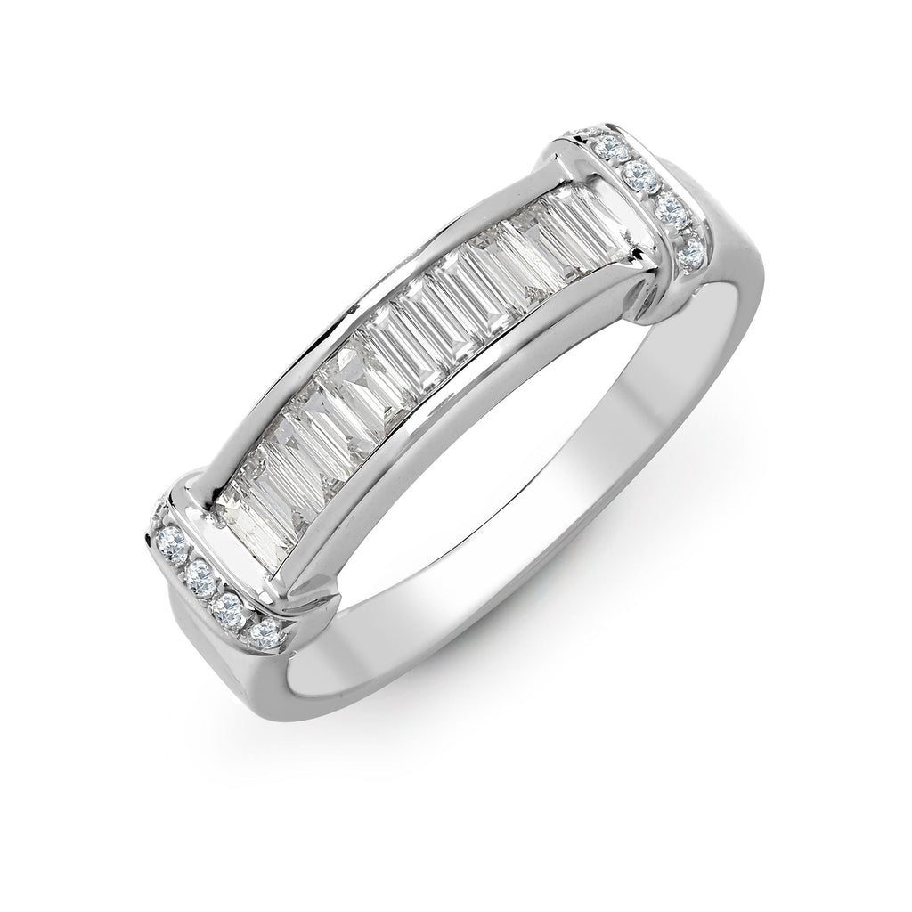 Ring aus 18-karätigem Weißgold mit 0,52 ct Diamanten im Brillantschliff und Baguetteschliff