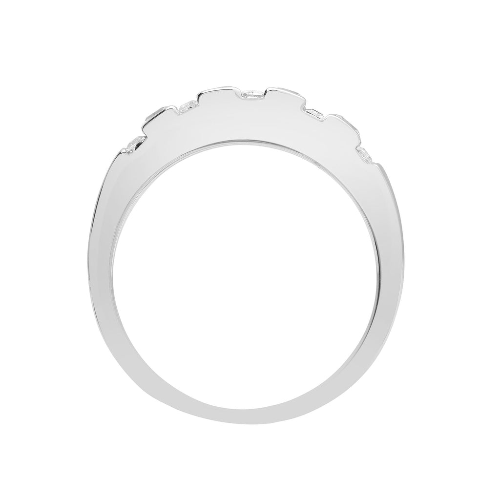 18ct White 0.87ct Princess Cut & Baguette Diamond Ring