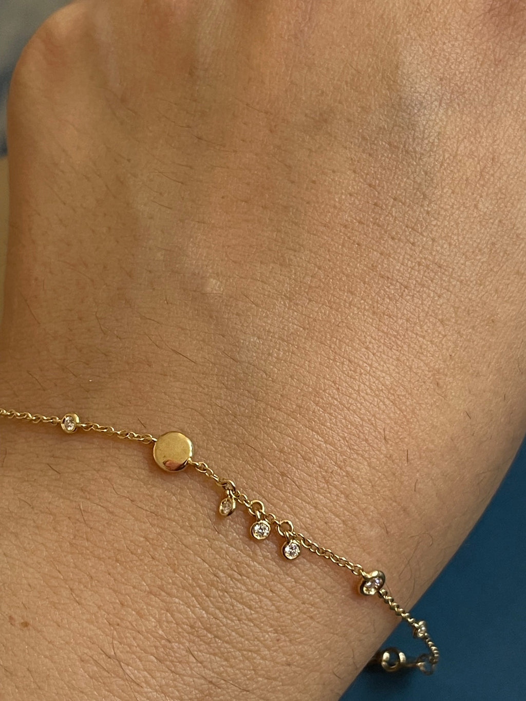 18ct Yellow Gold Diamond Bracelet 0.15ct With Disc Charms Bezel Drops