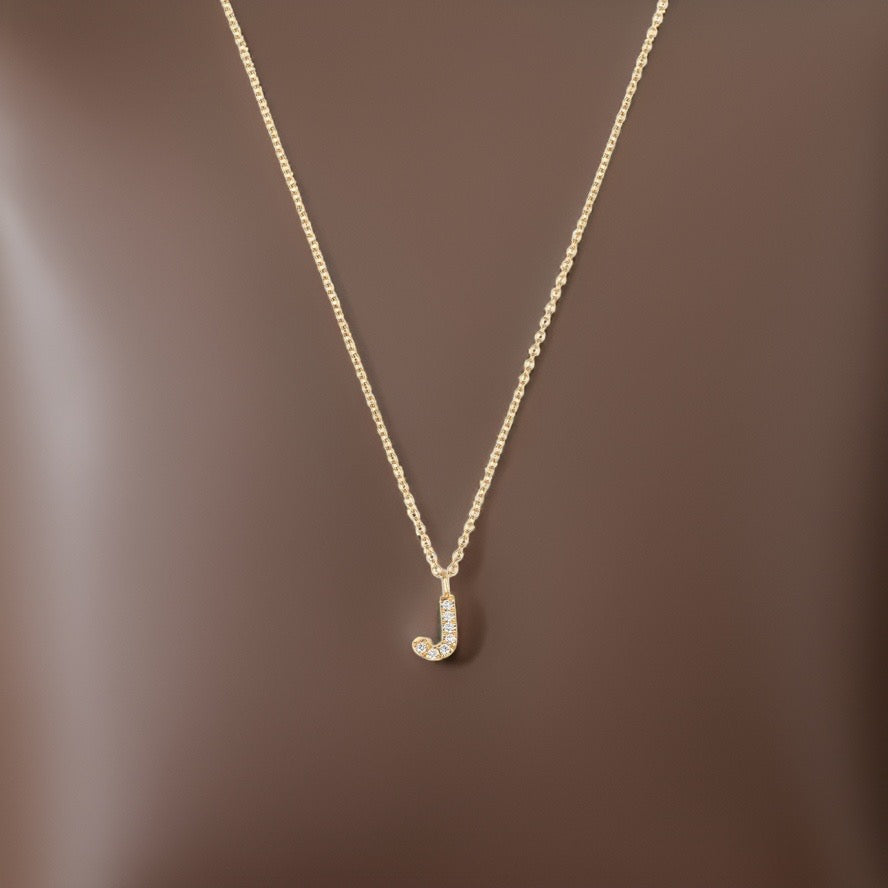 Collier Cervin Blanc avec initiale J en diamant et or 18 carats