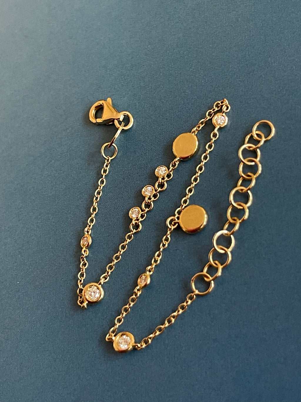 18ct Yellow Gold Diamond Bracelet 0.15ct With Disc Charms Bezel Drops