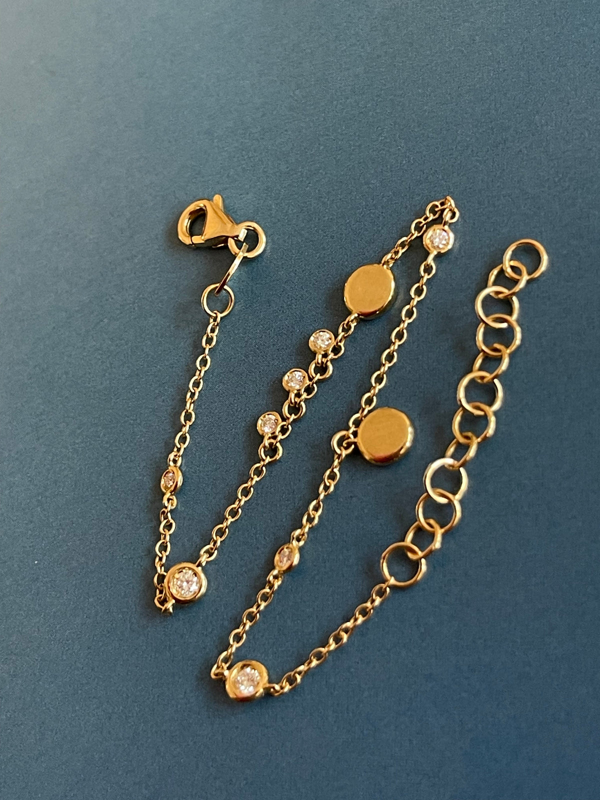 18ct Yellow Gold Diamond Bracelet 0.15ct With Disc Charms Bezel Drops