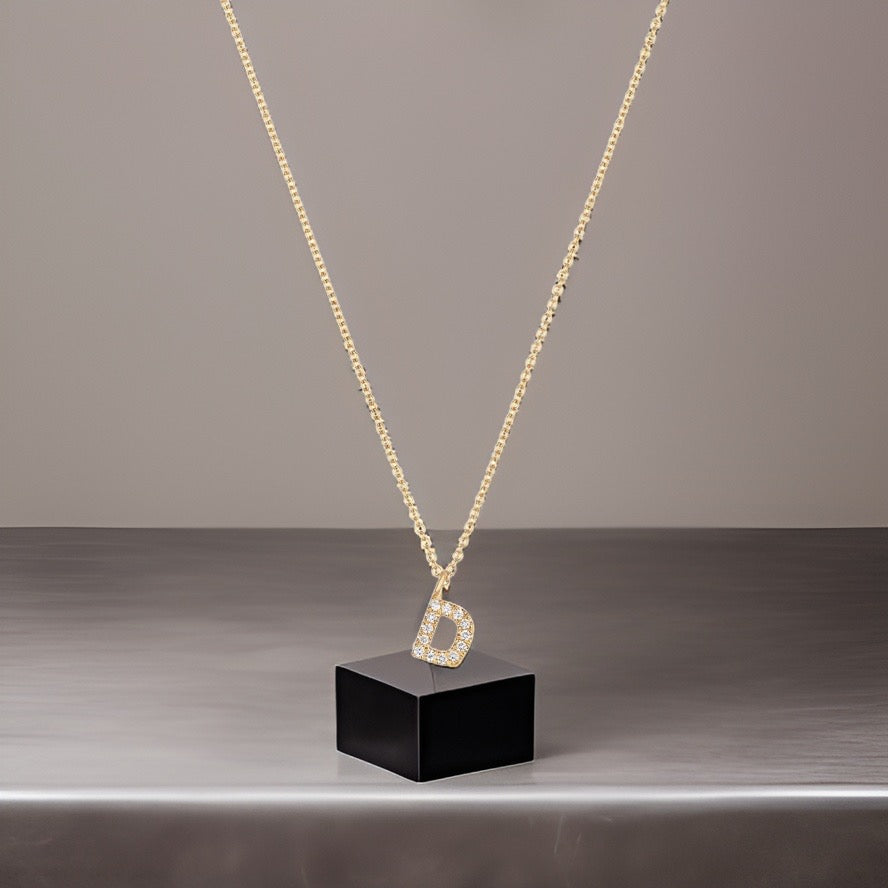 Collier Cervin Blanc avec initiale D en diamant et or 18 carats