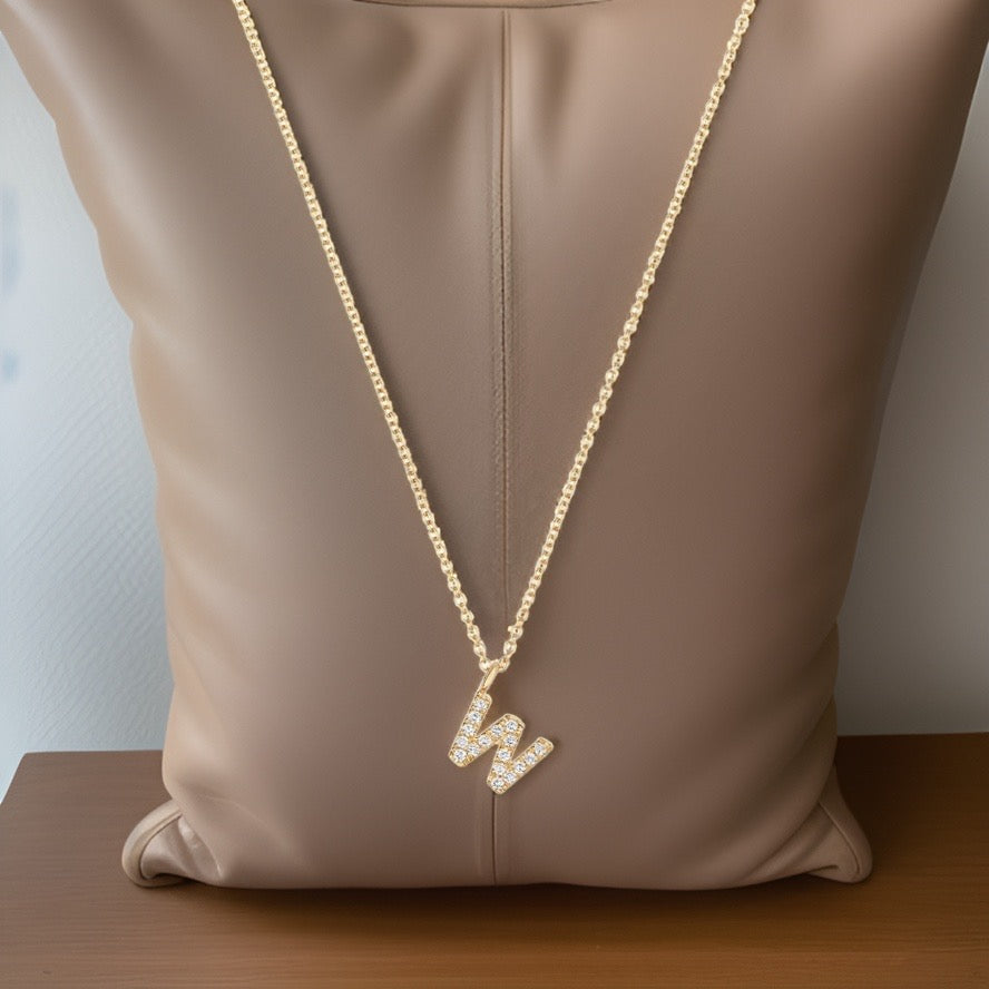 Collier Cervin Blanc en or jaune 18 carats avec initiale W et diamants