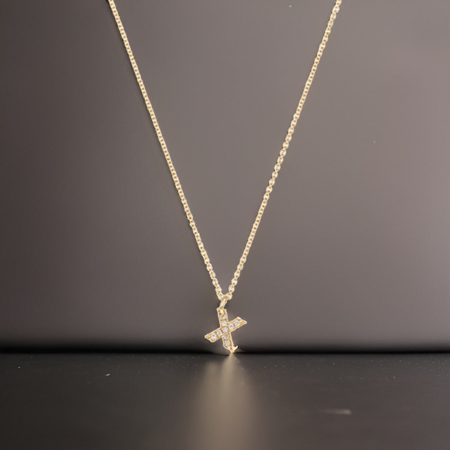 Collier Cervin Blanc avec initiale en diamant X en or 18 carats