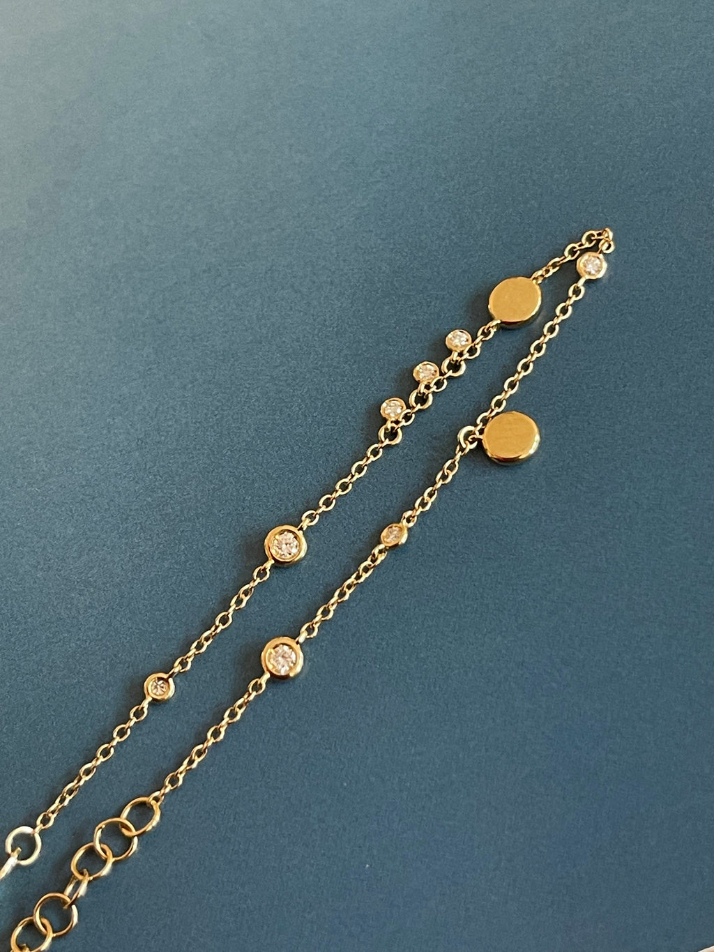 18ct Yellow Gold Diamond Bracelet 0.15ct With Disc Charms Bezel Drops
