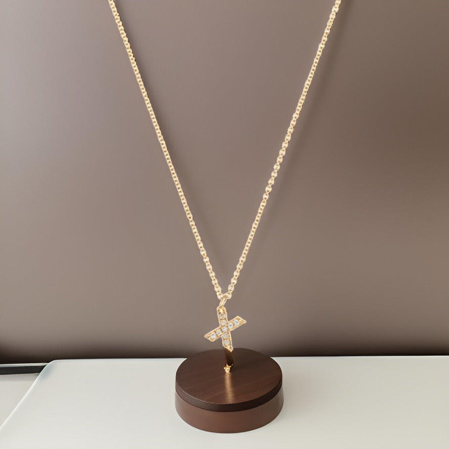 Collier Cervin Blanc avec initiale en diamant X en or 18 carats