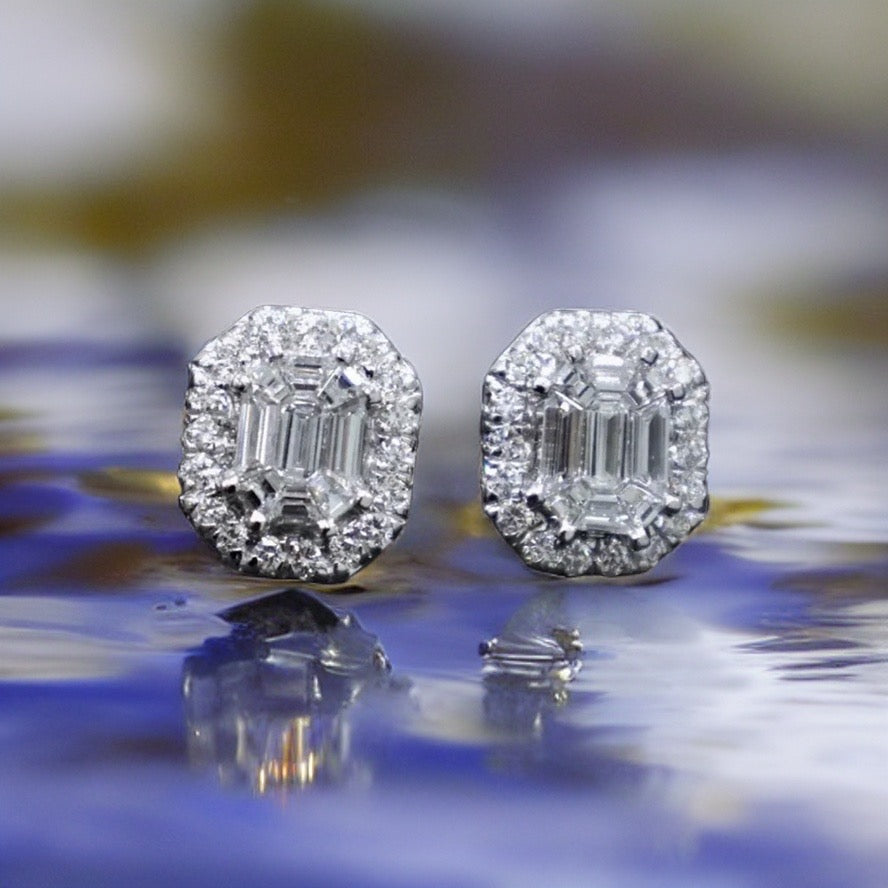 18ct White Gold Emerald Centre 1.40ctw Diamond Studs