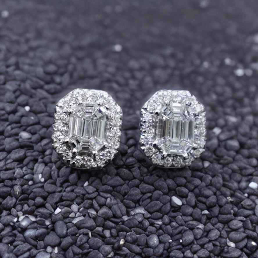 18ct White Gold Emerald Centre 1.40ctw Diamond Studs